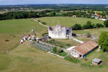 Le Chateau Fort De Saint Jean D Angle Proche Rochefort Charente Maritime